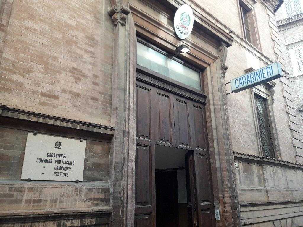 Chi ha approfittato di Pamela prima della sua morte: un italiano ha fatto sesso con lei in cambio di soldi article-post