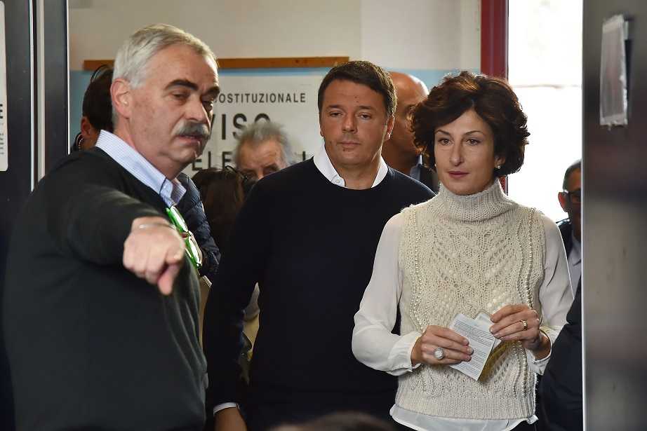 Matteo Renzi difende la moglie Agnese: «Il pass? Una fake news» article-post