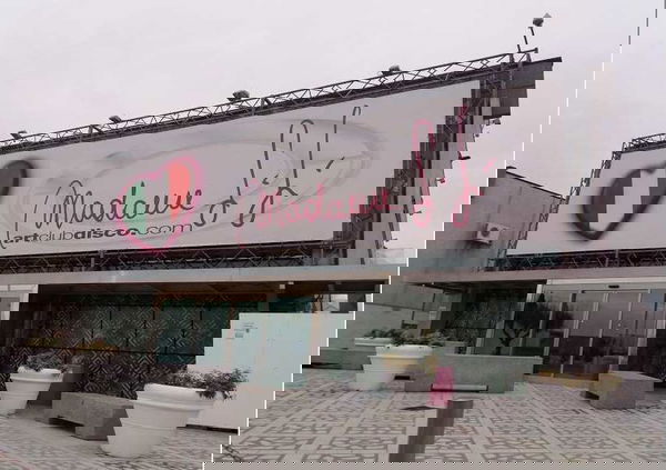 Brescia, incendio in discoteca con 700 persone: 17 intossicati