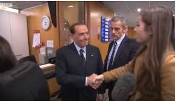 Bbc prende in giro Silvio Berlusconi per i consigli di matrimonio alla sua giornalista