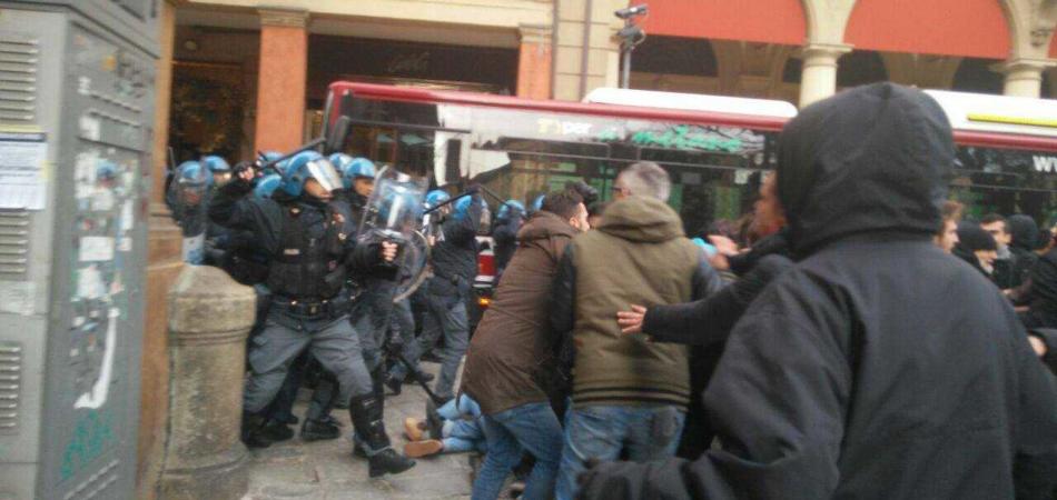 bologna scontri