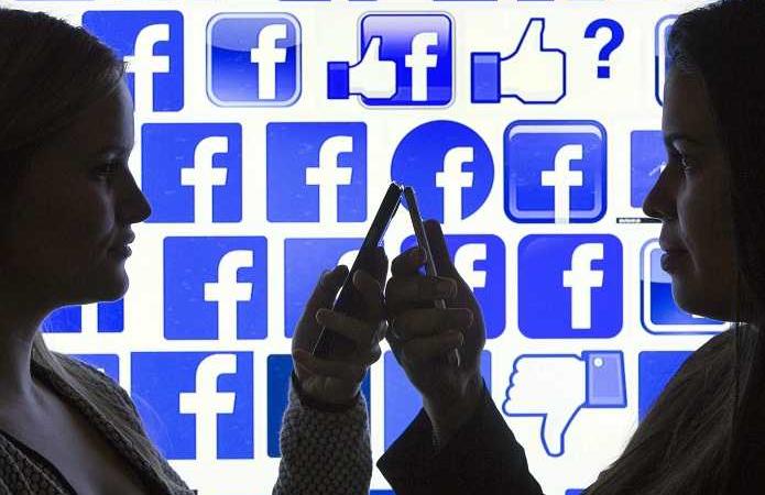 scandalo facebook