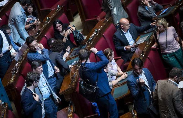 M5S, ora il caso scontrini: per la deputata di Civitavecchia 108mila euro di affitto