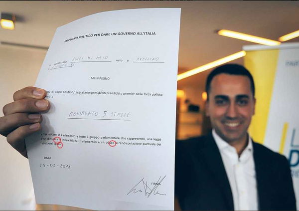 Luigi Di Maio e la proposta di dimezzamento degli stipendi piena di errori grammaticali