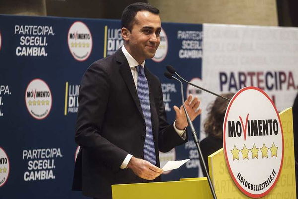 M5S al contrattacco, Di Maio pubblica la lista di 23 ‘imprensentabili’ di Pd e centrodestra