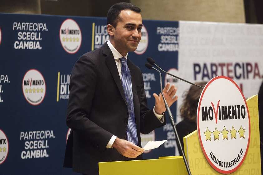 M5S al contrattacco, Di Maio pubblica la lista di 23 ‘imprensentabili’ di Pd e centrodestra article-post