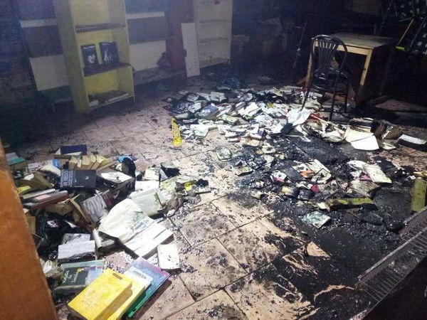 Il centro sociale Magazzino 47 di Brescia incendiato in un attacco fascista