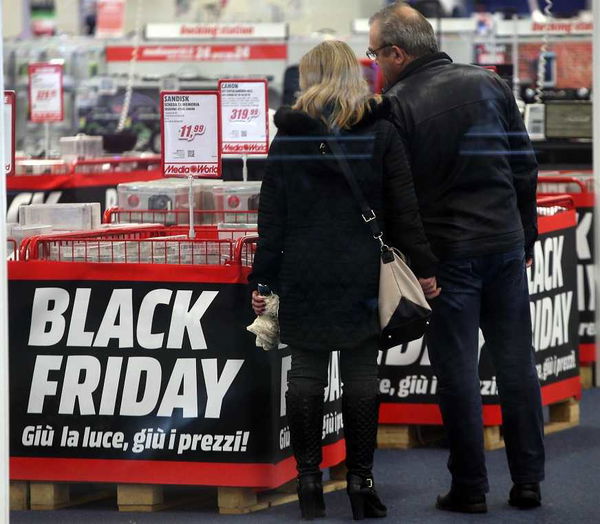 La bufala dei buoni da 1000 euro per Mediaworld su Facebook