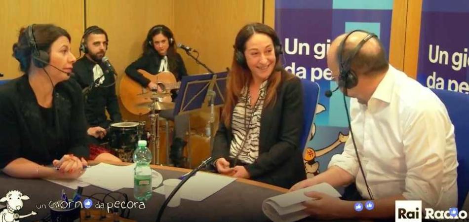 Paola Taverna scienze politiche