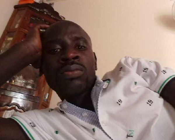 «Vieni, cerco scimmie»: vergognosi insulti razzisti al senegalese che cerca lavoro su Fb