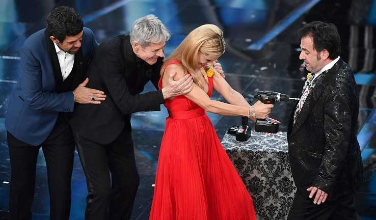 Sanremo, ascolti super anche nella seconda serata: share al 47,7% article-post