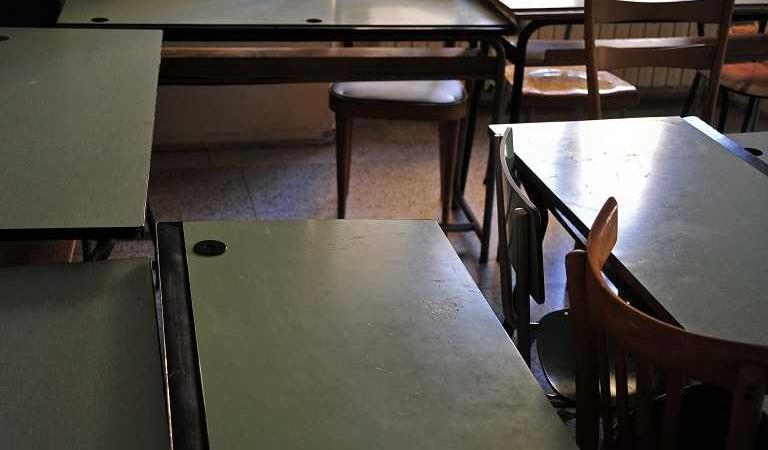 studenti salvano prof disabile