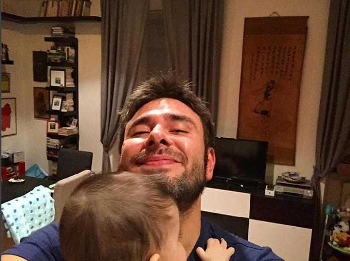 Il Giornale parla di un contratto tra Di Battista e Mondadori da 400mila euro article-post