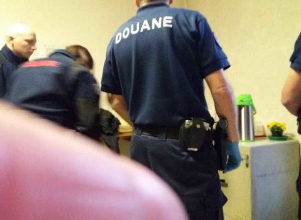 Bardonecchia, agenti francesi entrano nella sede di una Ong, Rainbow for Africa, a caccia di migranti senza autorizzazione