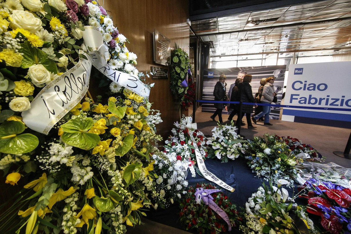 «Chi se ne frega del personaggio pubblico?»: la rivolta dei fan di Uomini e Donne nel giorno della morte di Frizzi article-post