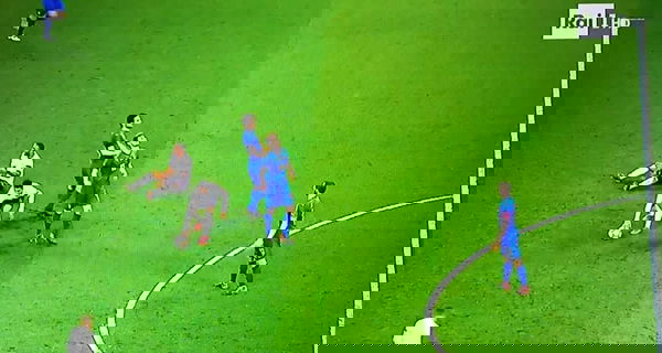 Inghilterra-Italia, Rugani guarda il cielo, Parolo si addormenta: che disastro il gol di Vardy | VIDEO