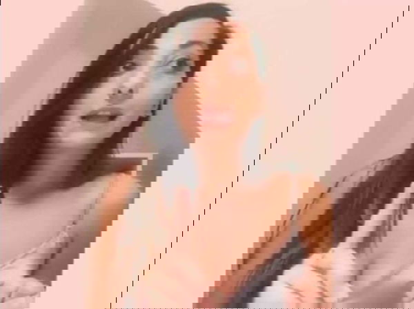 Martina Dell’Ombra vi spiega come si vota superfacilefacile: «È come il Grande Fratello» | VIDEO