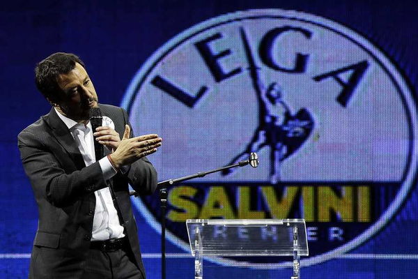 Matteo Salvini contro la Disney: «Elsa di Frozen non deve diventare lesbica»