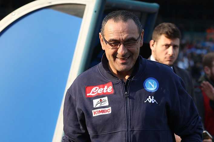 Maurizio Sarri risponde in modo sessista e volgare a una domanda sullo scudetto del Napoli article-post