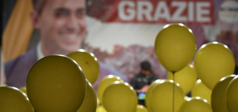 NON SI FERMA VENTO CON MANI