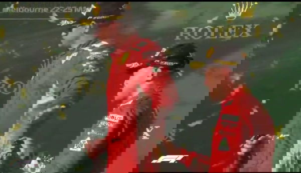 Ferrari, che succede tra Raikkonen e Vettel? Il finlandese si rifiuta di festeggiare | VIDEO