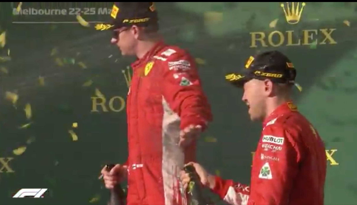 Ferrari, che succede tra Raikkonen e Vettel? Il finlandese si rifiuta di festeggiare | VIDEO article-post