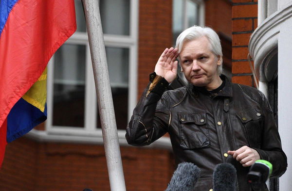Julian Assange non potrà comunicare con l’esterno, infranto l’accordo di segretezza con l’Ecuador