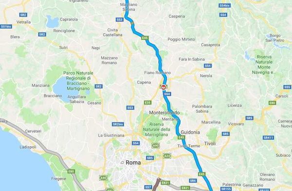 Incidente sull’autostrada A1, si è ribaltato un camion con bombole: due feriti