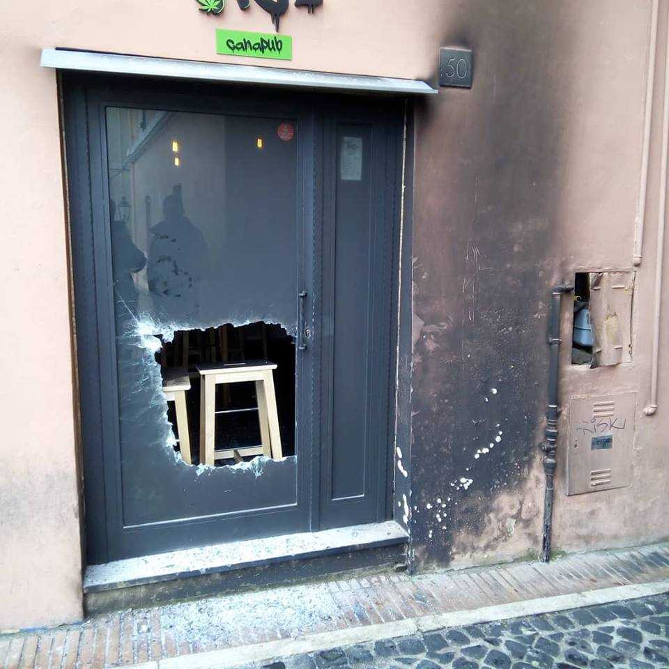 Incendio doloso al canapub di Monterotondo, è il momento di legalizzare? article-post