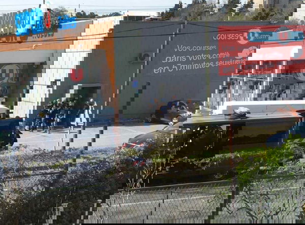 Francia, ostaggi in un supermercato a Trèbes. Neutralizzato il sequestratore