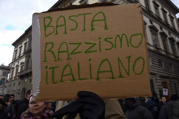 Dario Nardella contestato nella manifestazione di ricordo di Idy Diene