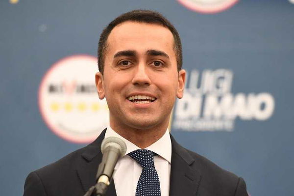 Di Maio cerca il Pd per governare e dimentica gli «impresentabili» e i «soldi da Mafia Capitale»