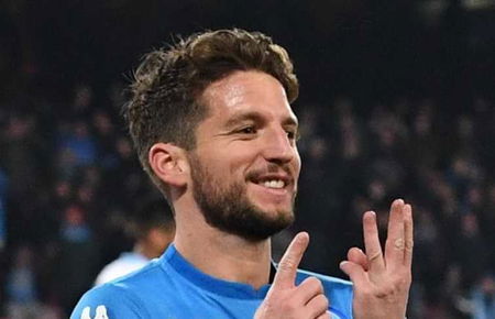 Dries Mertens aiuta i senzatetto e i bambini poveri negli ospedali di Napoli article-post