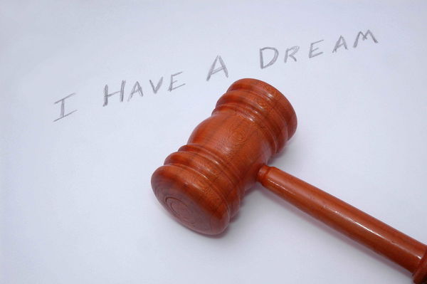 In Texas, un imputato ha subito un elettro shock per non aver risposto ad alcune domande