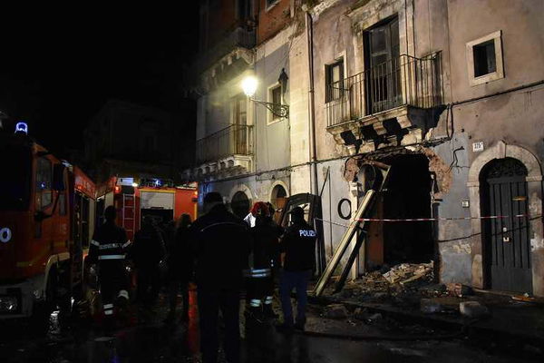 Fuga di gas ed esplosione a Catania: tre morti, nella casa c’erano tre bombole