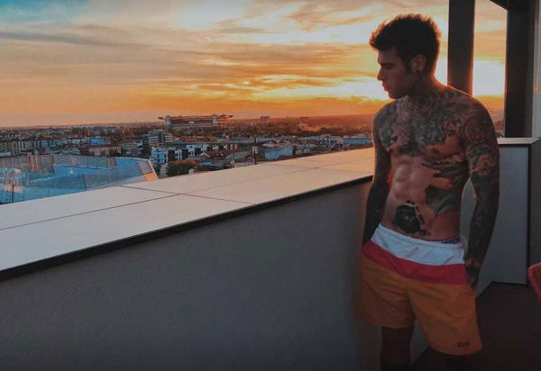 Fedez mette in affitto il suo attico al CityLife a nove mila euro al mese più mille di spese