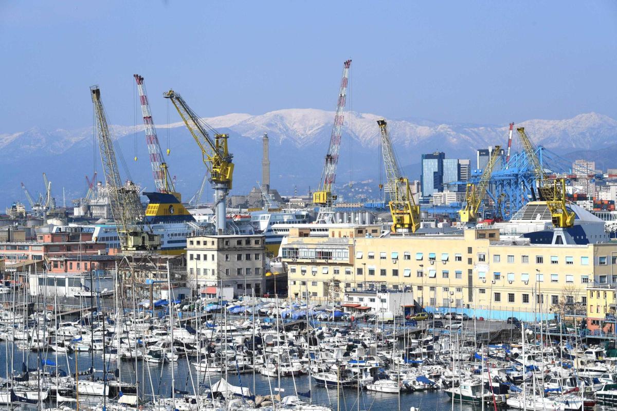 A Genova se cerchi cibo nei cassonetti vieni multato article-post