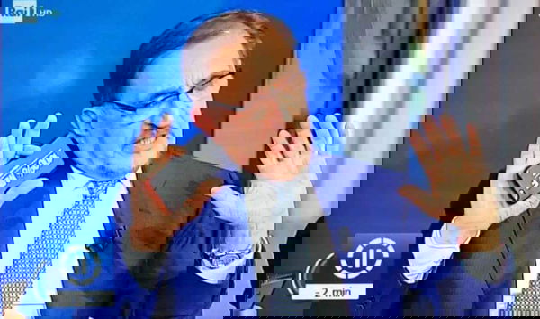 “100% Milf”, il particolare del telefono di La Russa non sfugge a Twitter