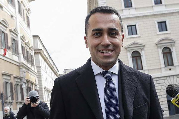 Luigi Di Maio e il problema Berlusconi
