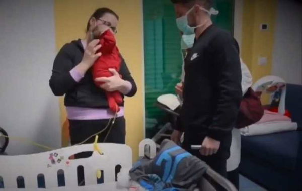 Lo straordinaria generosità di Mertens, il campione nei canili e negli ospedali | VIDEO