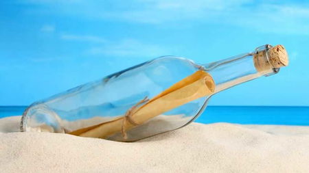 Australia, mentre passeggiano in spiaggia scoprono un messaggio in bottiglia del 1886 article-post