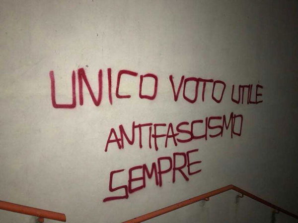 Casapound denuncia l’esplosione di un ordigno davanti la sua sede di Trento
