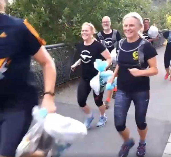 Cosa è plogging, ovvero fare jogging raccogliendo i rifiuti per strada