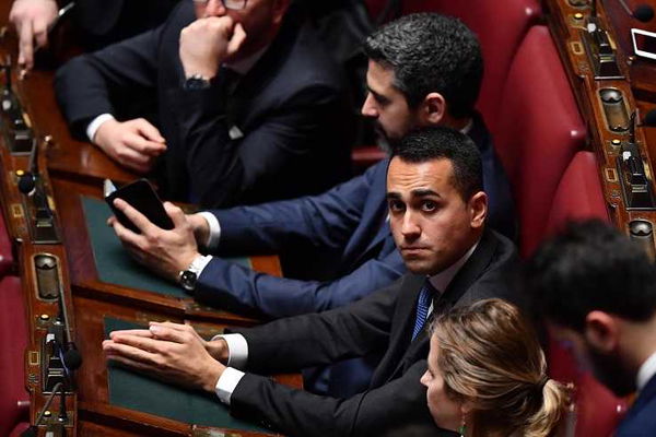 Regolamento del gruppo parlamentare M5S, espulsione e sanzione da 100 mila euro per danni di immagine e all’azione politica