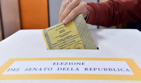 I sondaggi fake nel giorno del voto su Facebook, Whatsapp e Telegram article-post