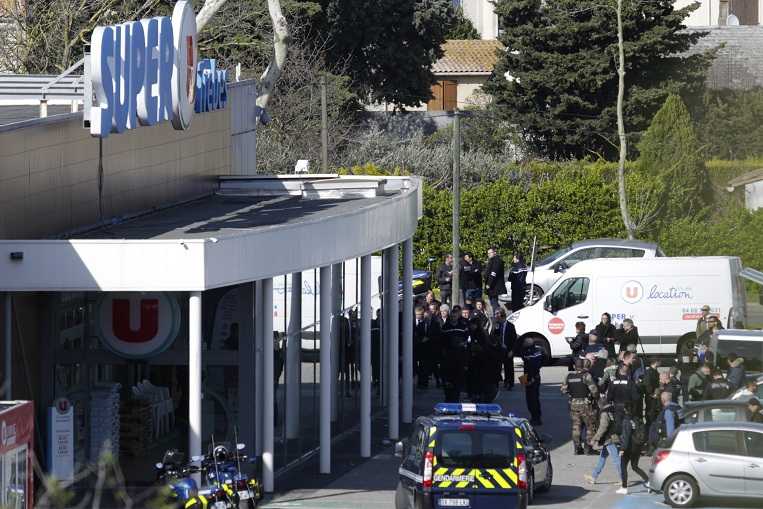 Francia, fermata una vegana che su Fb si era rallegrata della morte del macellaio di Trèbes article-post