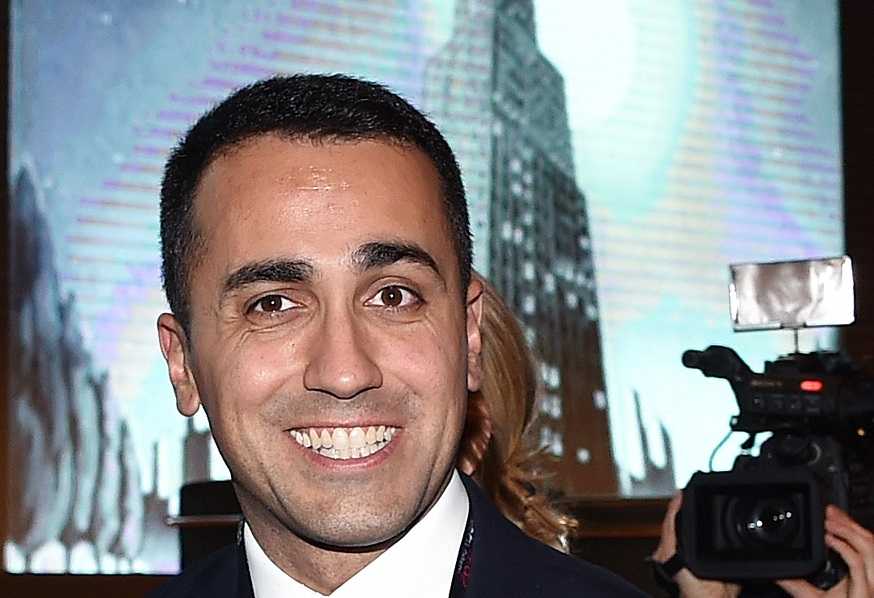 Di Maio nega l’esistenza del centrodestra e avverte Salvini: «Ti vogliono impallinare» article-post