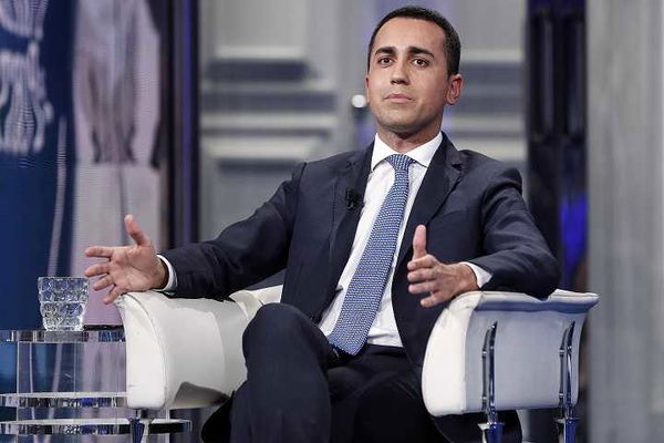 Di Maio cestina lo streaming: «Le intese non si fanno davanti alle telecamere»
