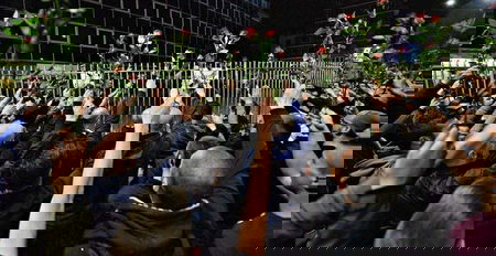 CasaPound e Forza Nuova hanno fatto «piovere fiori a Piazzale Loreto» per Mussolini article-post