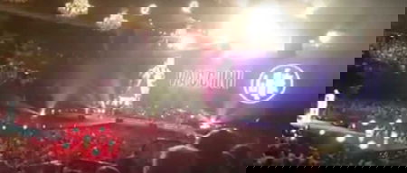 La parola ‘vaccini’ e il logo de Le Iene a un concerto: i no-vax si scagliano contro Jovanotti article-post